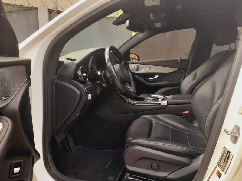 Thumbnail 9 of 2019 Mercedes-Benz GLC-Class
